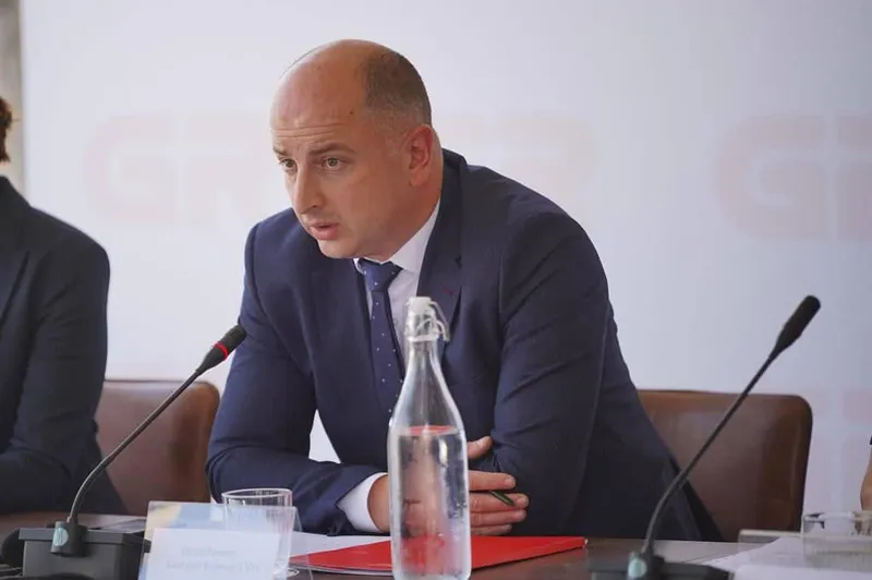 საქართველოს რკინიგზის ყოფილი ხელმძღვანელზე ძებნა გამოცხადდა