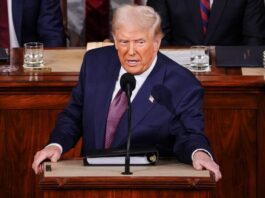 “ვარსკვლავებმა და ზოლებმა ნამგალი და ურო ერთხელ უკვე მისცა დავიწყებას “- ტრამპი