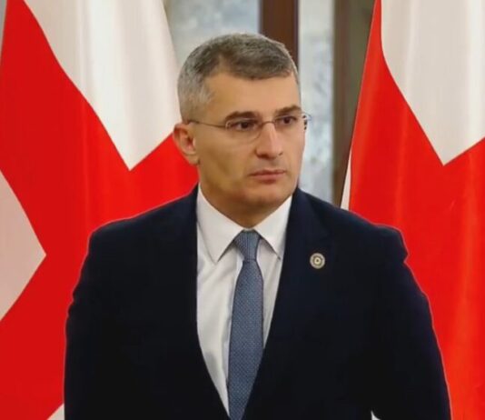 დოქები რატოა არ ვიცი. უფრო გრაფინია – მდინარაძე რიყის დოქებზე