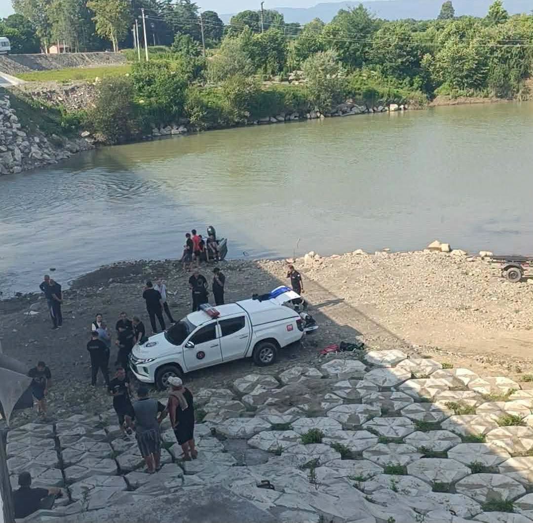 2-დღიანი ძებნის შემდეგ, იპოვეს დედის ცხედარი, რომელიც შვილთან ერთად მდინარე ხობისწყალში დაიხრჩო